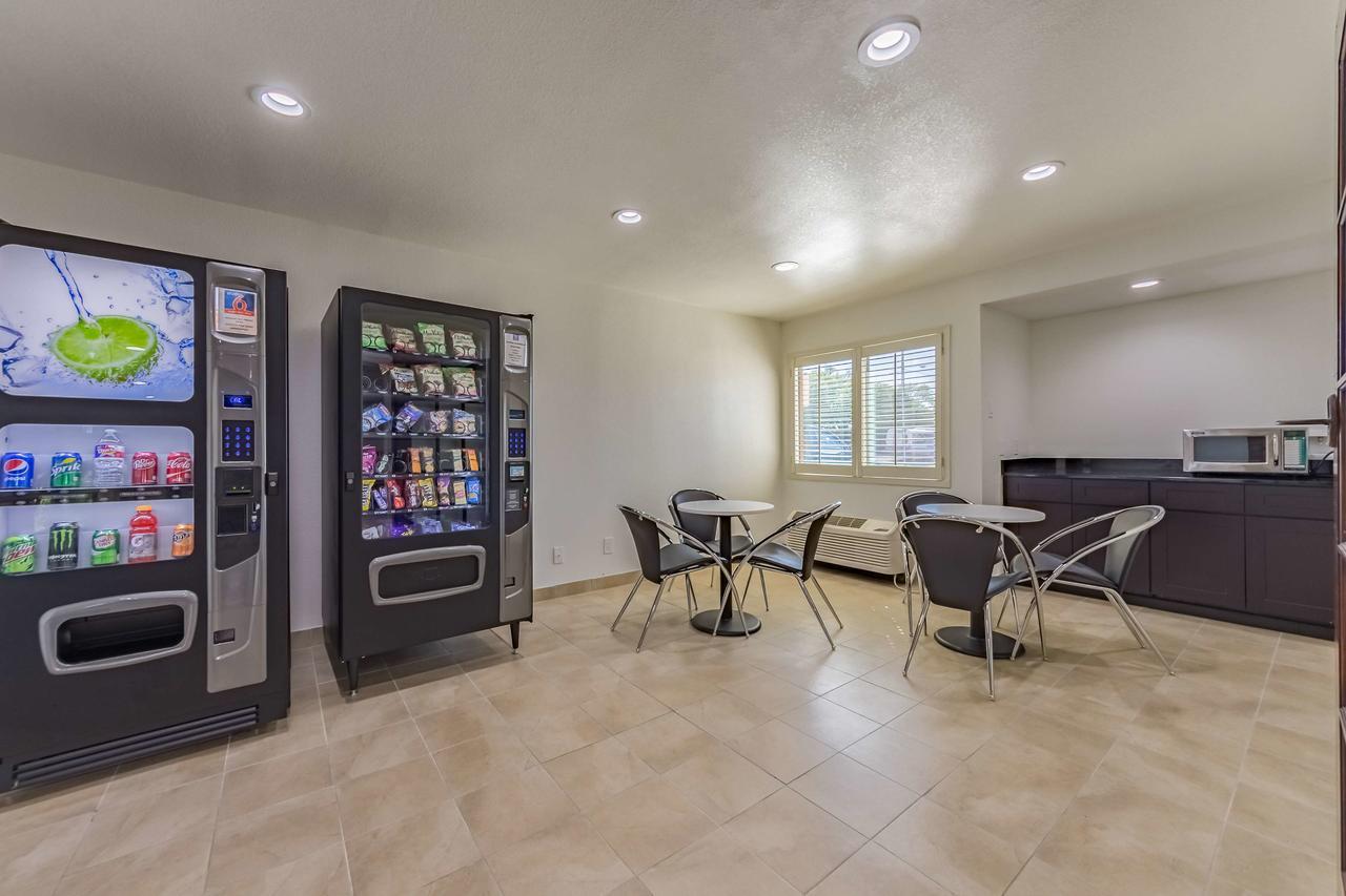 Studio 6-Plano, Tx Экстерьер фото